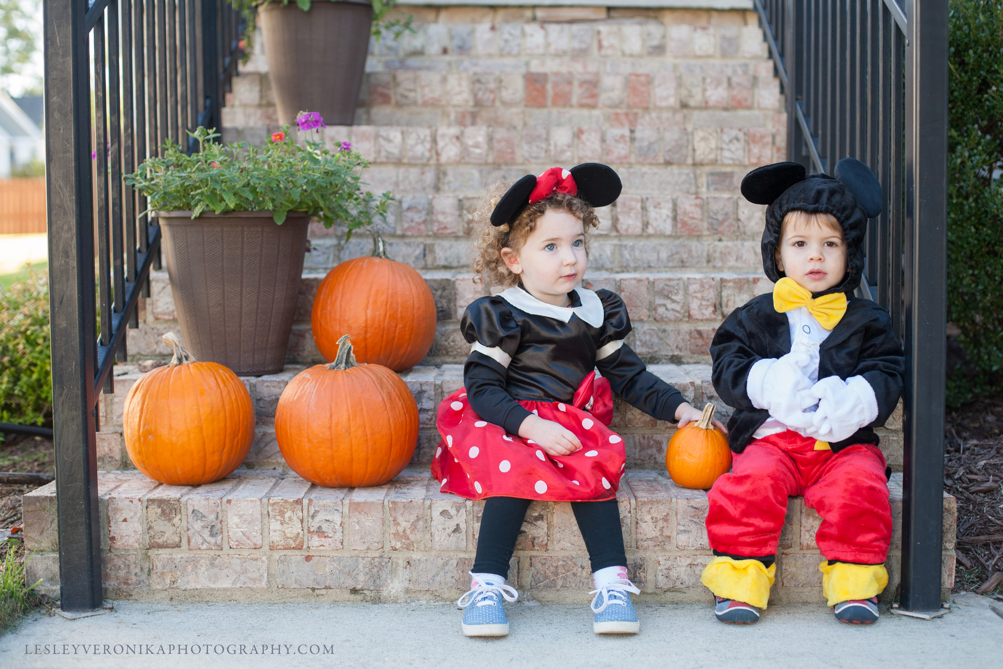 Wilmington nc family photographer, downtown wilmington nc family portraits, durham ns family photographer, raleigh nc family photographer, halloween, halloween children portraits,