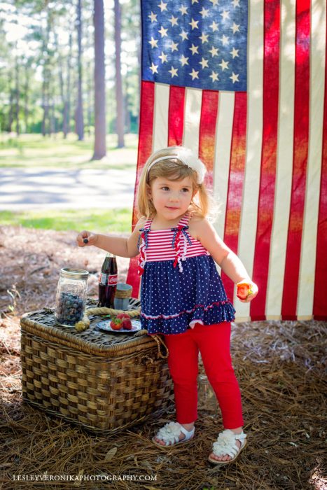 Wilmington NC Family Photographer, wilmington nc family photos, family photography, wilmington nc mini sessions, wilmington nc downtown, poplar grove, poplar grove family portraits, Wilmington nc children photography, fourth of july, forth of july mini session