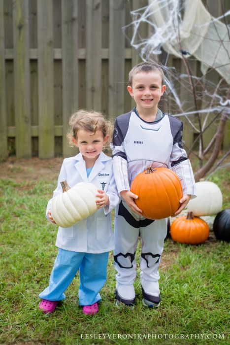 wilmington nc family photographer, halloween mini sessions, santa mini sessions, christmas mini sessions, wilmington nc santa, santa claus, spooky, halloween, family portraits, family photography