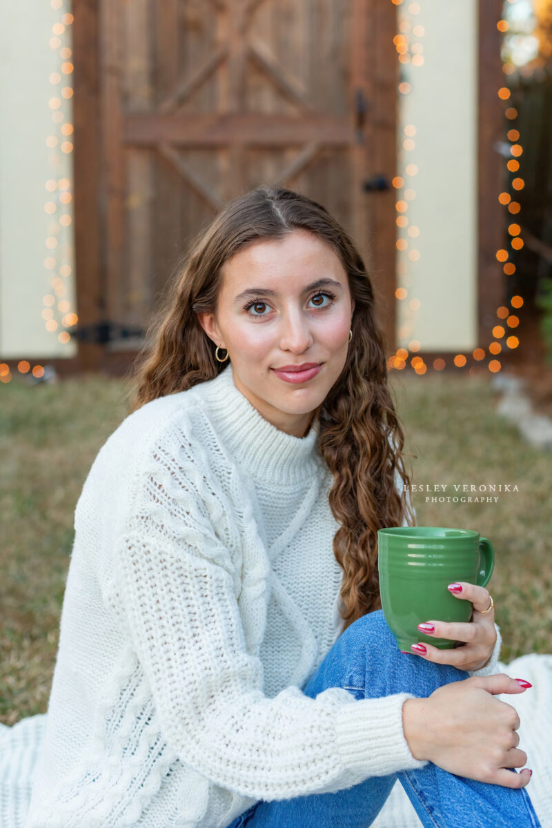 Senior Christmas Portraits, Wilmington NC, senior portraits, hot chocolate sessions, Chrismtas lights, holiday sessions for seniors 