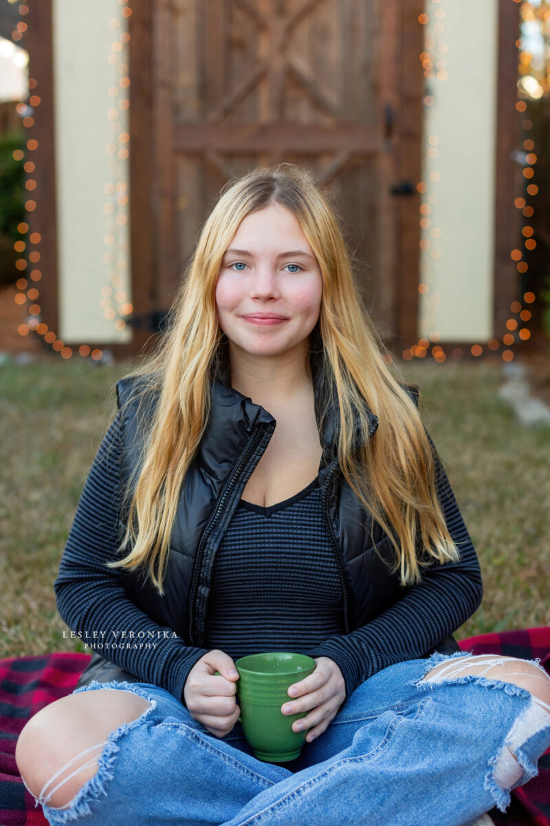 Senior Christmas Portraits, Wilmington NC, senior portraits, hot chocolate sessions, Chrismtas lights, holiday sessions for seniors 