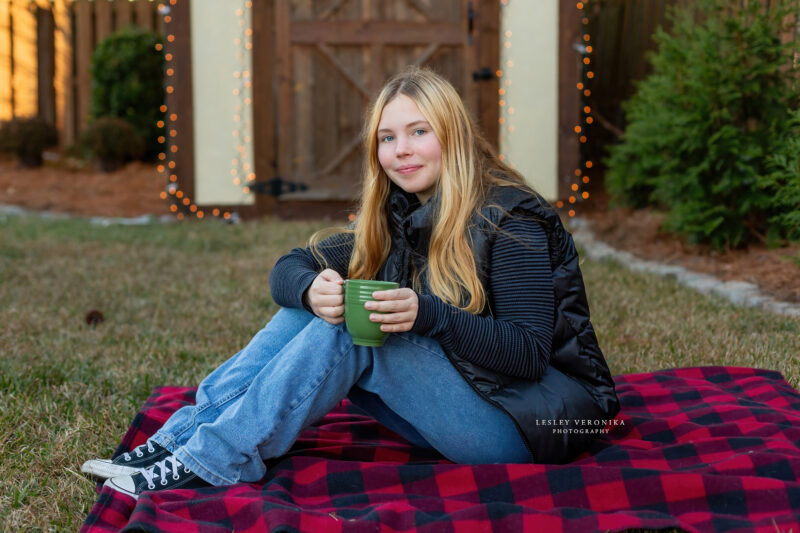 Senior Christmas Portraits, Wilmington NC, senior portraits, hot chocolate sessions, Chrismtas lights, holiday sessions for seniors 