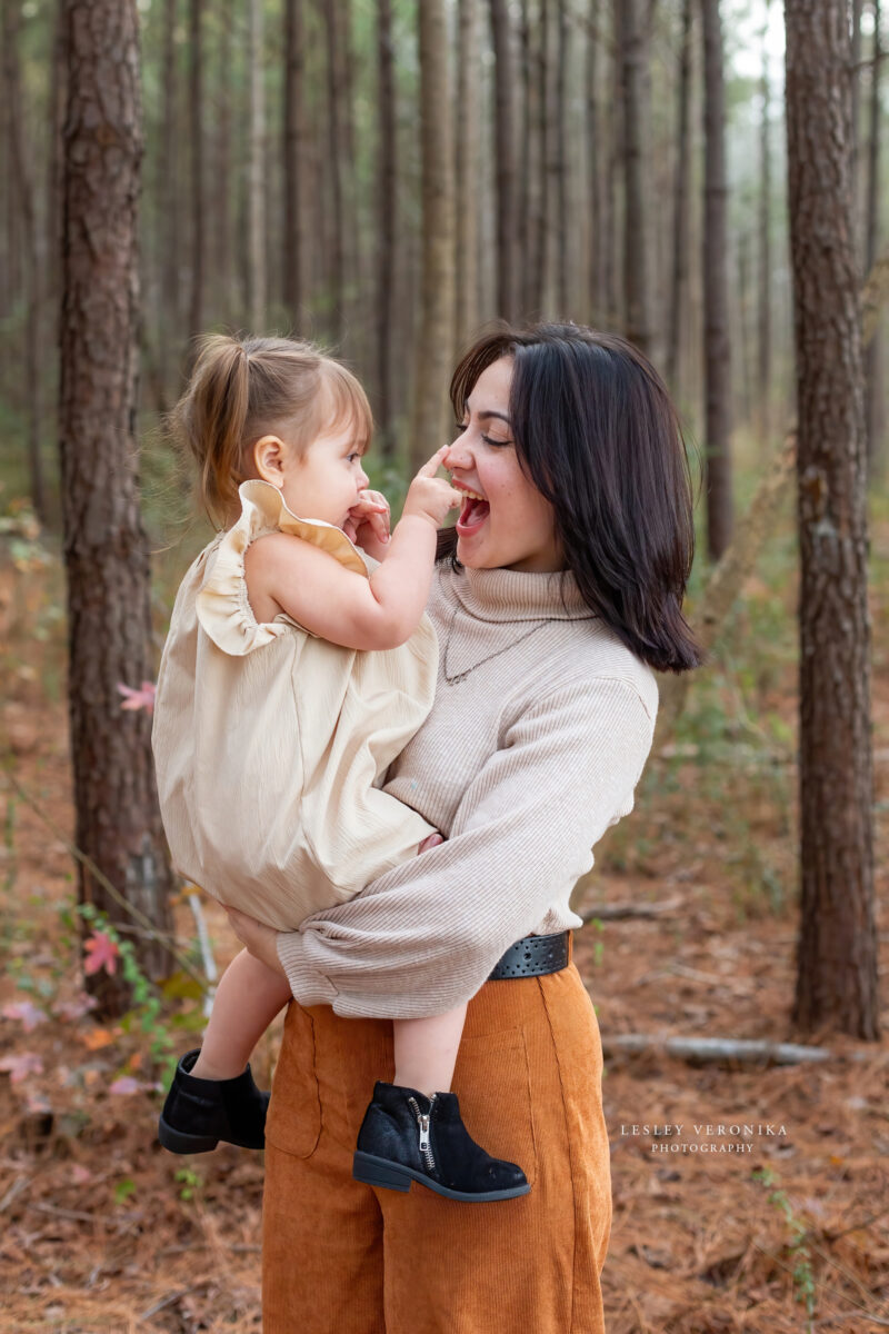 mommy and me, wilmington nc family photographer, family portraits, family session in the woods, what to wear, color palette