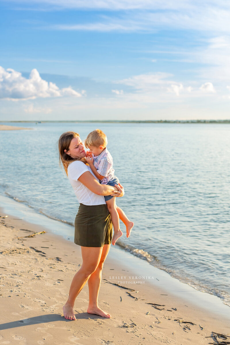 wrightsville beach family photographer, mommy and me, photographing candid moments